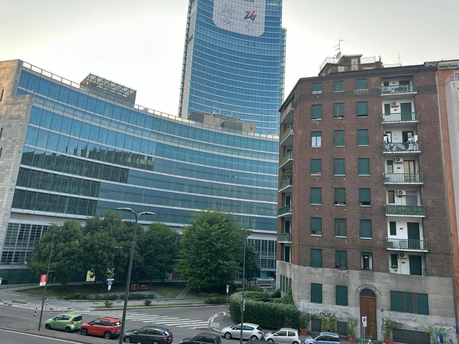 5Min Da Stazione Centrale Milan Luaran gambar